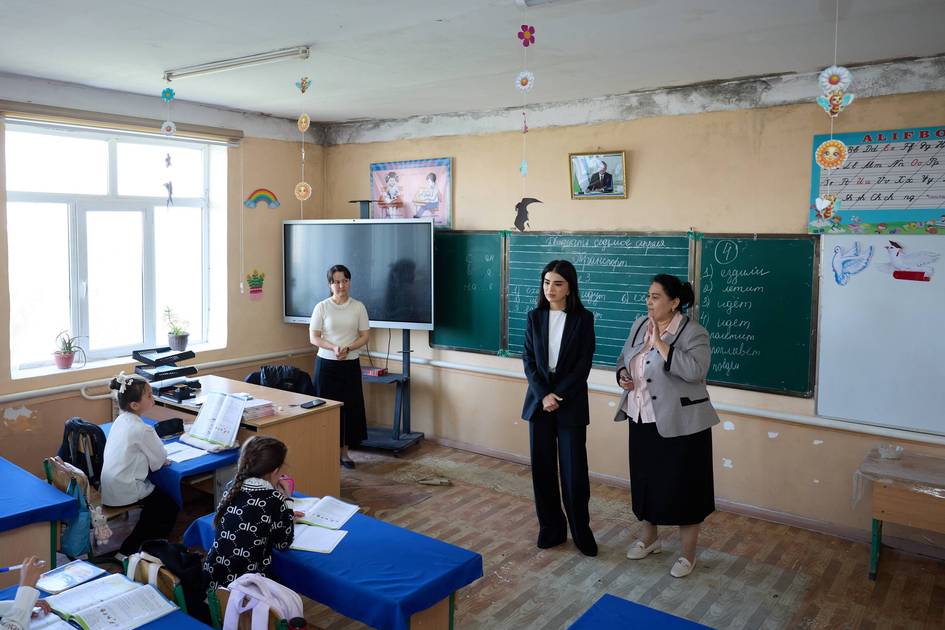 Саида Мирзиёева Хоразмдаги таълим муассасалари ҳолатини ўрганди